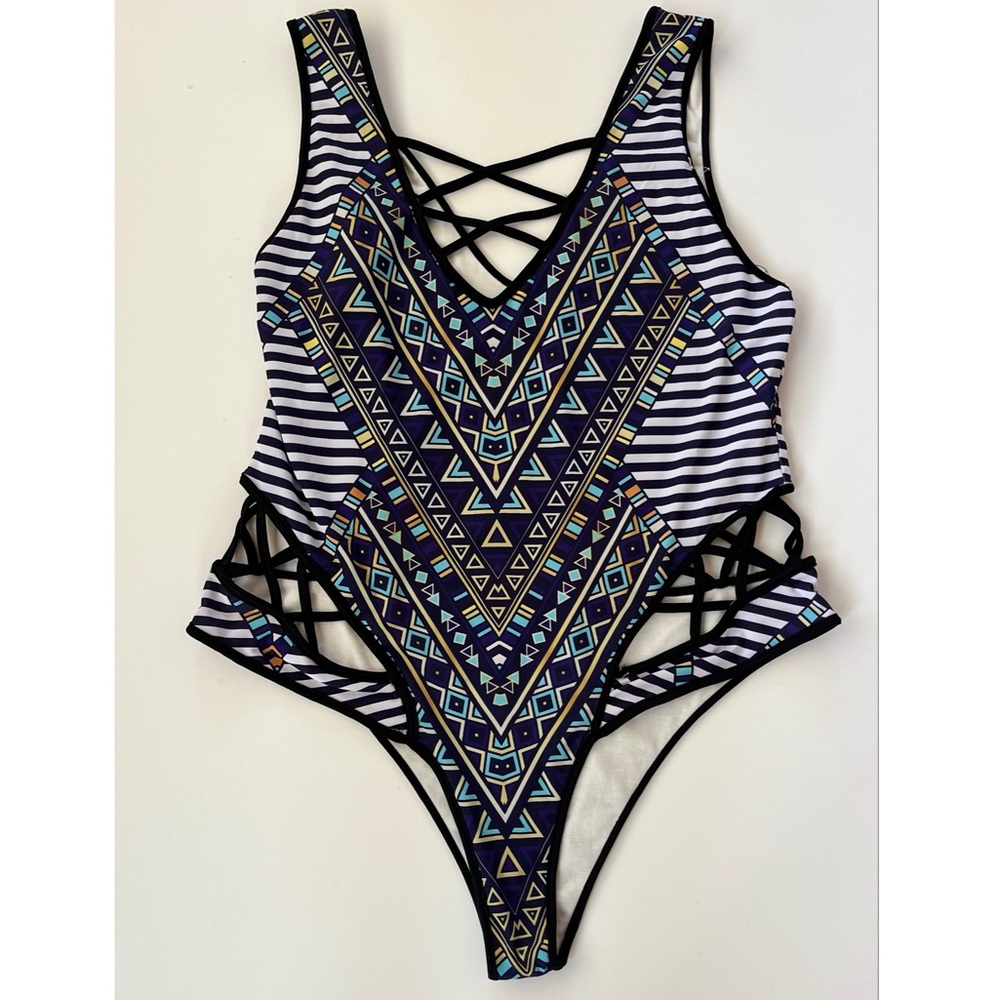 K Glam Women’s Plus Size Multicolored One Piece Swimsuit Size 2XL